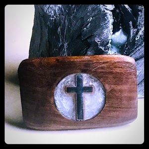 solid wood belt buckle w/ pearl resin cross inlay